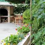 Cosy 1 Bedroom Apartment For 3 With Free Parking