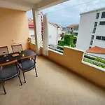 Cosy 1 Bedroom Apartment For 3 With Free Parking