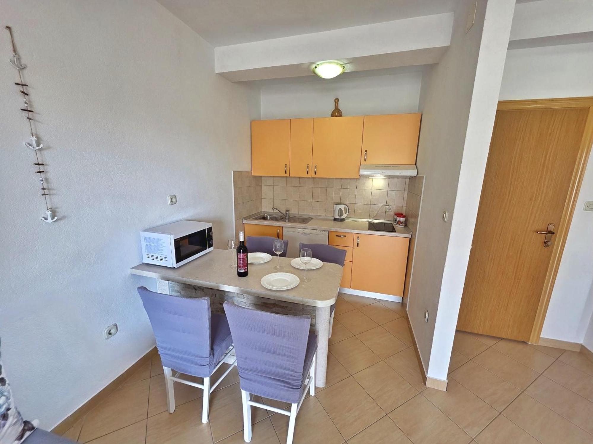 Cosy 1 Bedroom For 3 With Free Parking Makarska