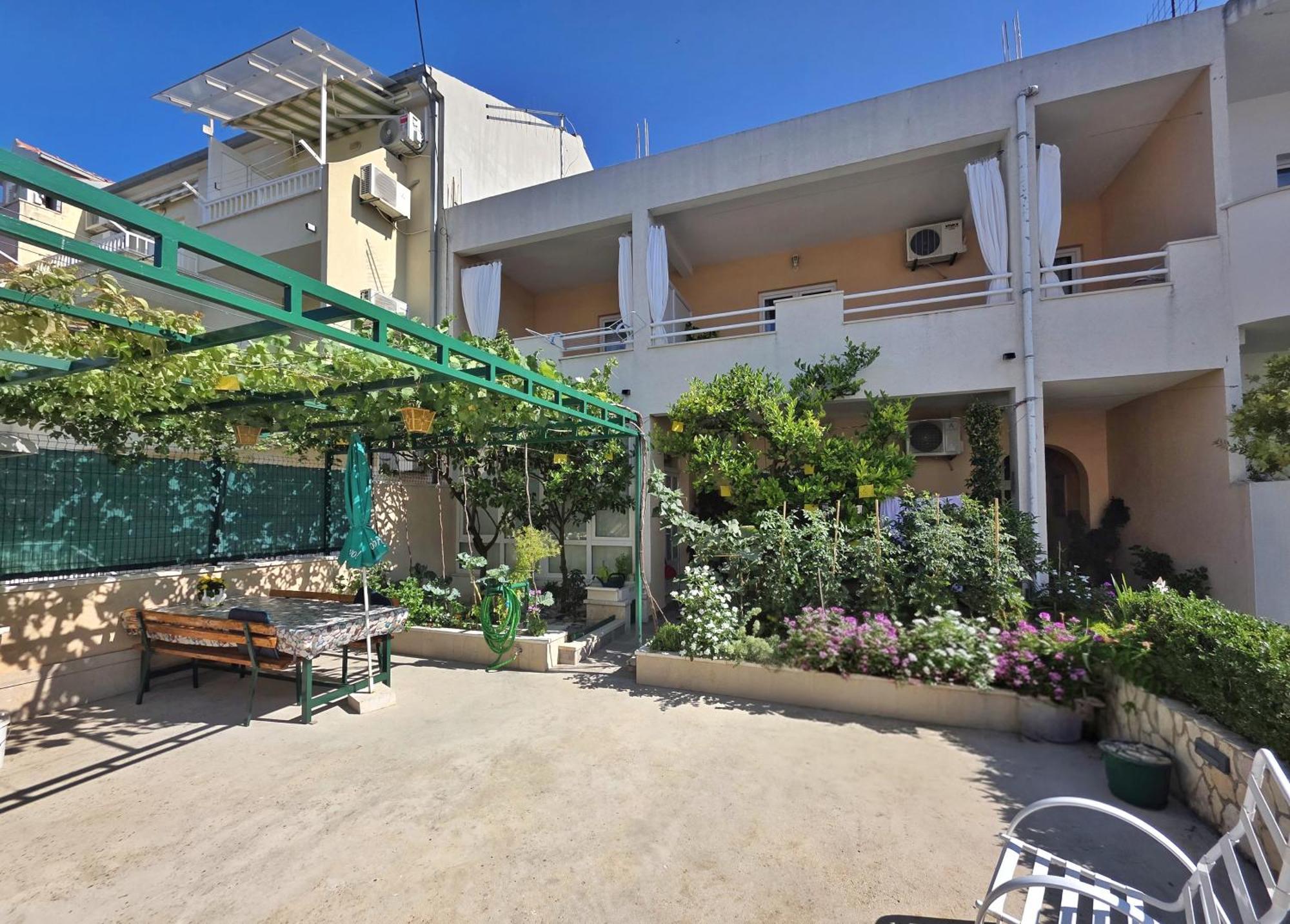 Cosy 1 Bedroom For 3 With Free Parking Apartment Makarska